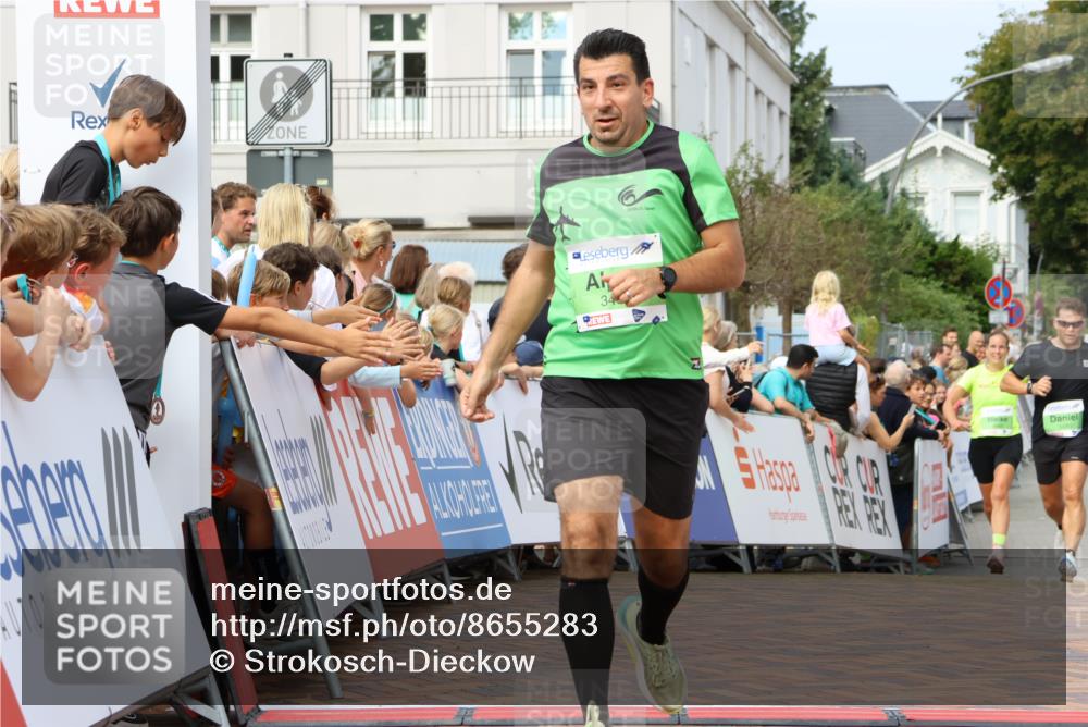 31.08.2025 - 21. Blankeneser Heldenlauf Strokosch-Dieckow http://msf.ph/oto/8655283 31.08.2025 11:00:36 Ziel 3480, 3435, 3235, 3468, 3469 meine-sportfotos.de