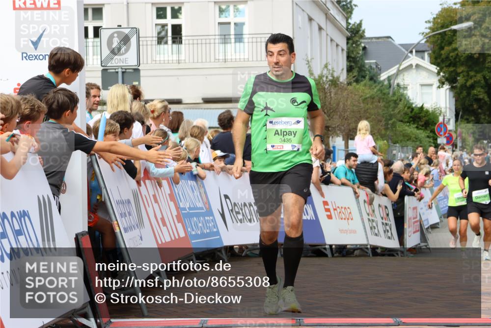 31.08.2025 - 21. Blankeneser Heldenlauf Strokosch-Dieckow http://msf.ph/oto/8655308 31.08.2025 11:00:35 Ziel 3480, 3435, 3235, 3468, 3469 meine-sportfotos.de