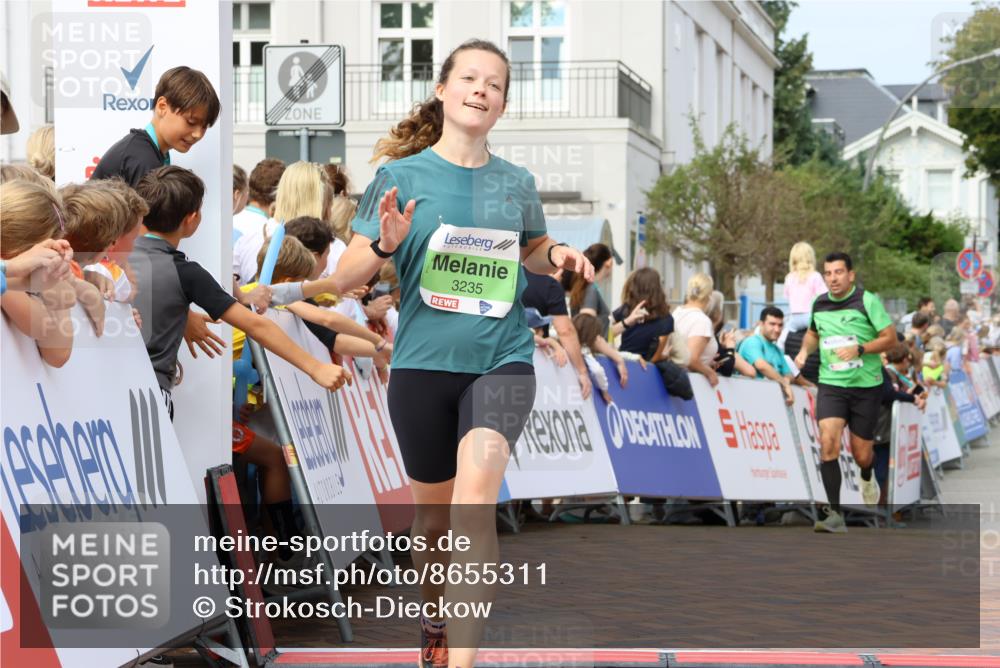 31.08.2025 - 21. Blankeneser Heldenlauf Strokosch-Dieckow http://msf.ph/oto/8655311 31.08.2025 11:00:33 Ziel 3435, 3365, 3235 meine-sportfotos.de