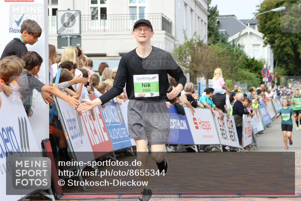 31.08.2025 - 21. Blankeneser Heldenlauf Strokosch-Dieckow http://msf.ph/oto/8655344 31.08.2025 11:00:27 Ziel 3365, 3713 meine-sportfotos.de