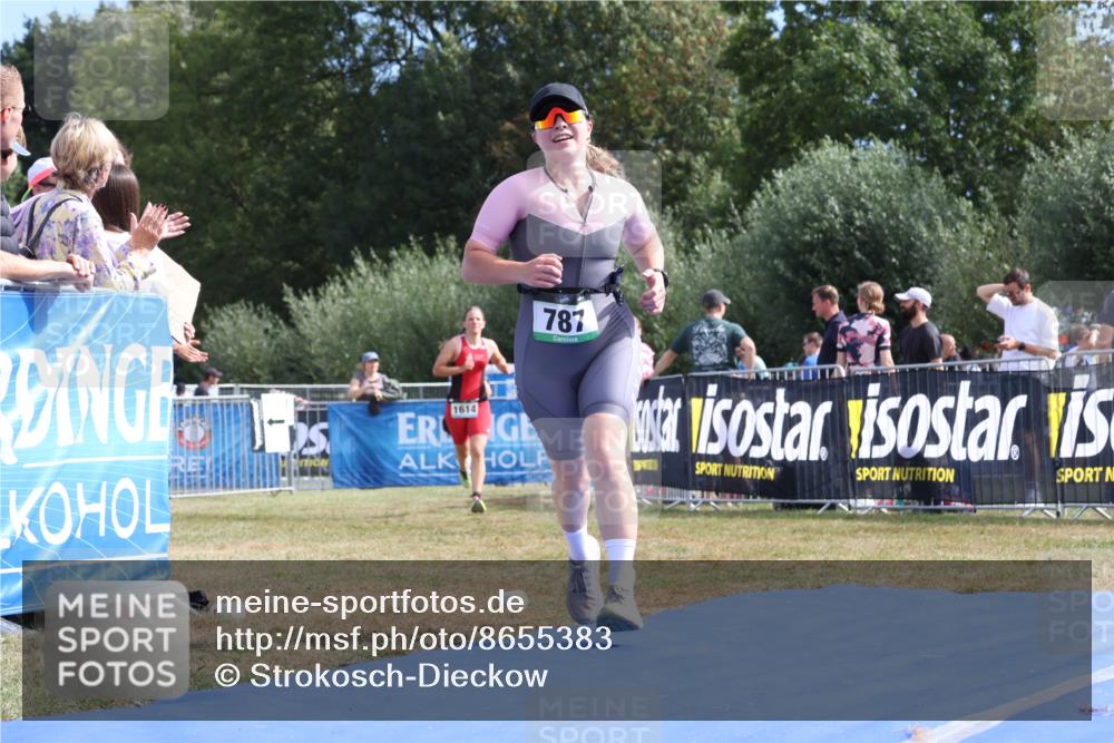 31.08.2025 - Elbe Triathlon Hamburg Strokosch-Dieckow http://msf.ph/oto/8655383 31.08.2025 11:48:21 Ziel 762, 787, 1614 meine-sportfotos.de