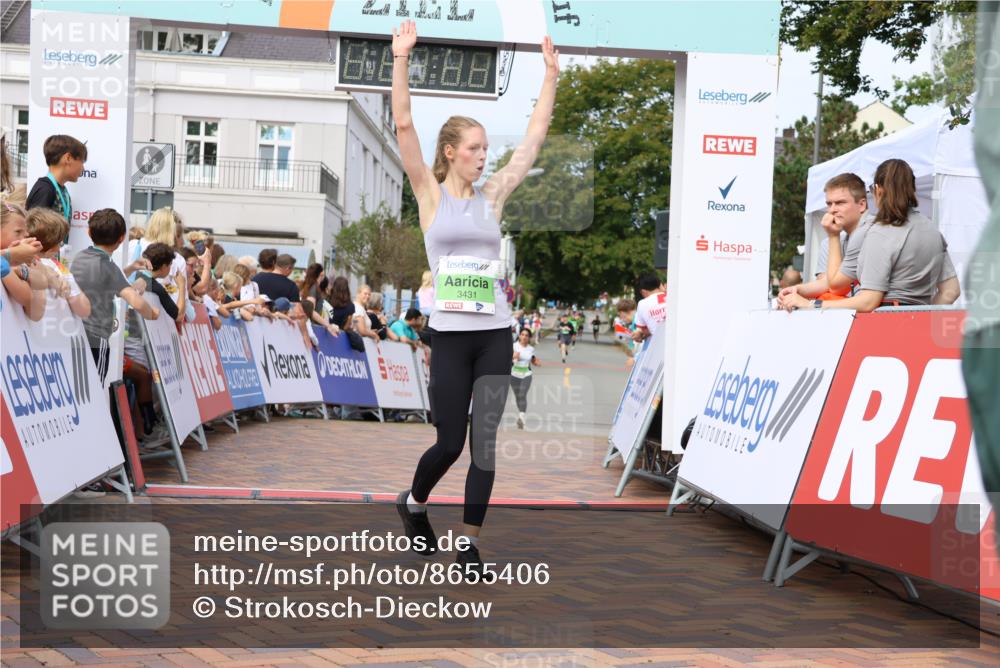 31.08.2025 - 21. Blankeneser Heldenlauf Strokosch-Dieckow http://msf.ph/oto/8655406 31.08.2025 11:00:15 Ziel 3247, 3660, 3655, 3664, 3431, 3670, 3713 meine-sportfotos.de