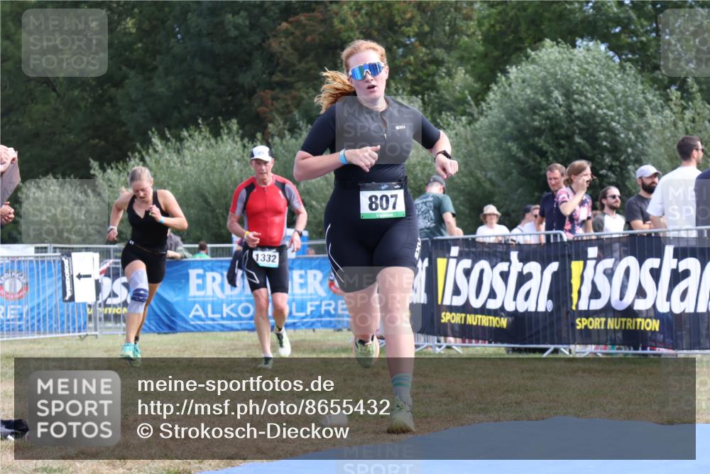 31.08.2025 - Elbe Triathlon Hamburg Strokosch-Dieckow http://msf.ph/oto/8655432 31.08.2025 11:50:04 Ziel 807, 1332, 1378 meine-sportfotos.de