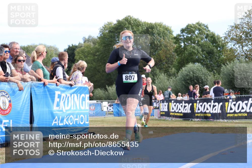 31.08.2025 - Elbe Triathlon Hamburg Strokosch-Dieckow http://msf.ph/oto/8655435 31.08.2025 11:50:05 Ziel 807, 1332, 1378 meine-sportfotos.de
