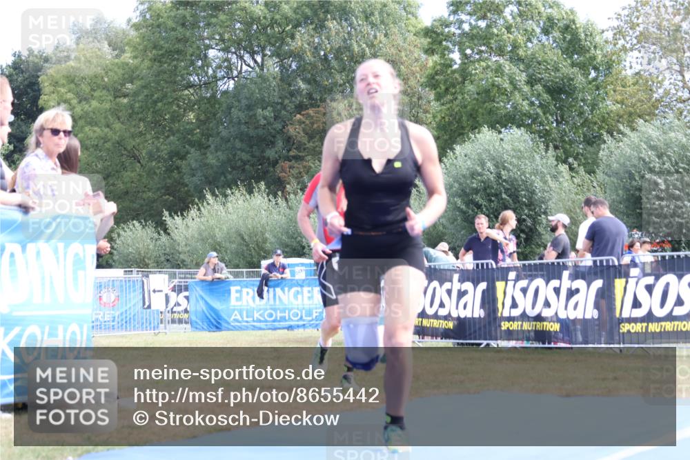 31.08.2025 - Elbe Triathlon Hamburg Strokosch-Dieckow http://msf.ph/oto/8655442 31.08.2025 11:50:07 Ziel 807, 1332, 1378 meine-sportfotos.de