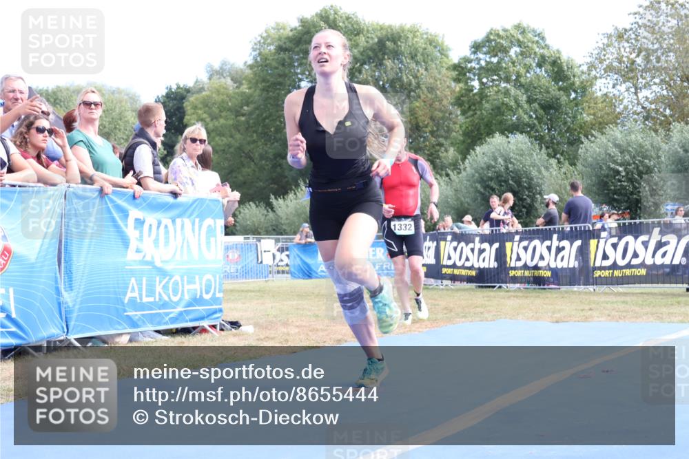 31.08.2025 - Elbe Triathlon Hamburg Strokosch-Dieckow http://msf.ph/oto/8655444 31.08.2025 11:50:08 Ziel 807, 1332, 1378 meine-sportfotos.de