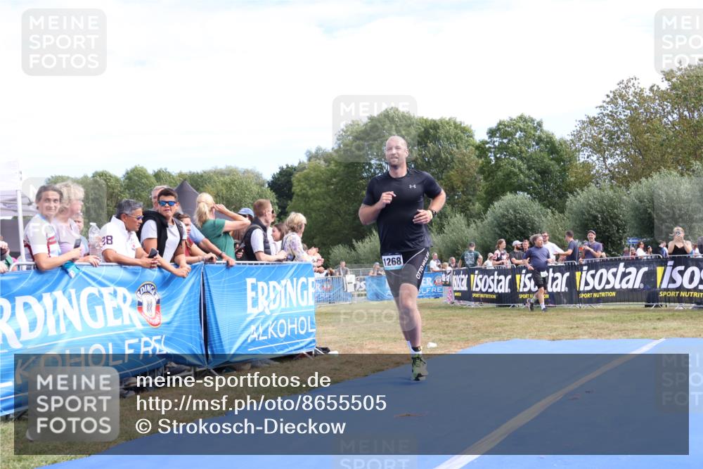 31.08.2025 - Elbe Triathlon Hamburg Strokosch-Dieckow http://msf.ph/oto/8655505 31.08.2025 11:51:06 Ziel 859, 1268 meine-sportfotos.de