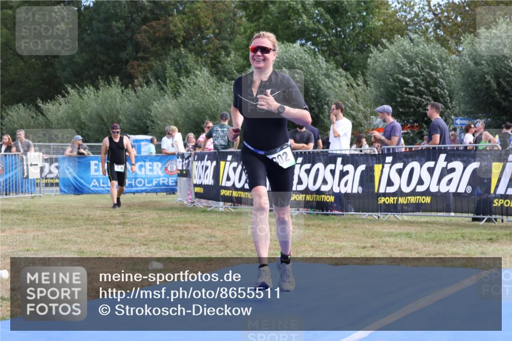 31.08.2025 - Elbe Triathlon Hamburg Strokosch-Dieckow http://msf.ph/oto/8655511 31.08.2025 11:51:20 Ziel 902 meine-sportfotos.de