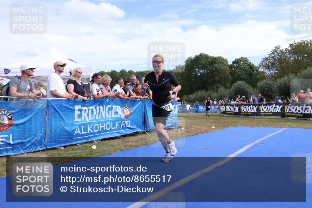 31.08.2025 - Elbe Triathlon Hamburg Strokosch-Dieckow http://msf.ph/oto/8655517 31.08.2025 11:51:22 Ziel 902, 1380 meine-sportfotos.de