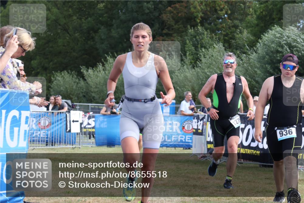 31.08.2025 - Elbe Triathlon Hamburg Strokosch-Dieckow http://msf.ph/oto/8655518 31.08.2025 11:51:29 Ziel 936, 1275, 1277, 1380 meine-sportfotos.de