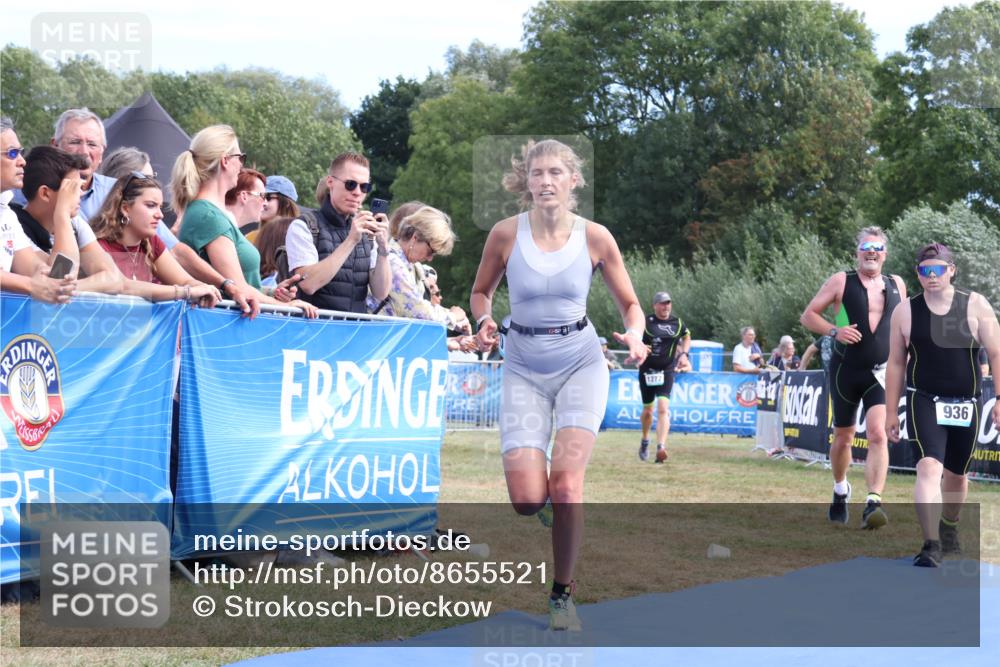 31.08.2025 - Elbe Triathlon Hamburg Strokosch-Dieckow http://msf.ph/oto/8655521 31.08.2025 11:51:30 Ziel 936, 1275, 1277, 1380 meine-sportfotos.de