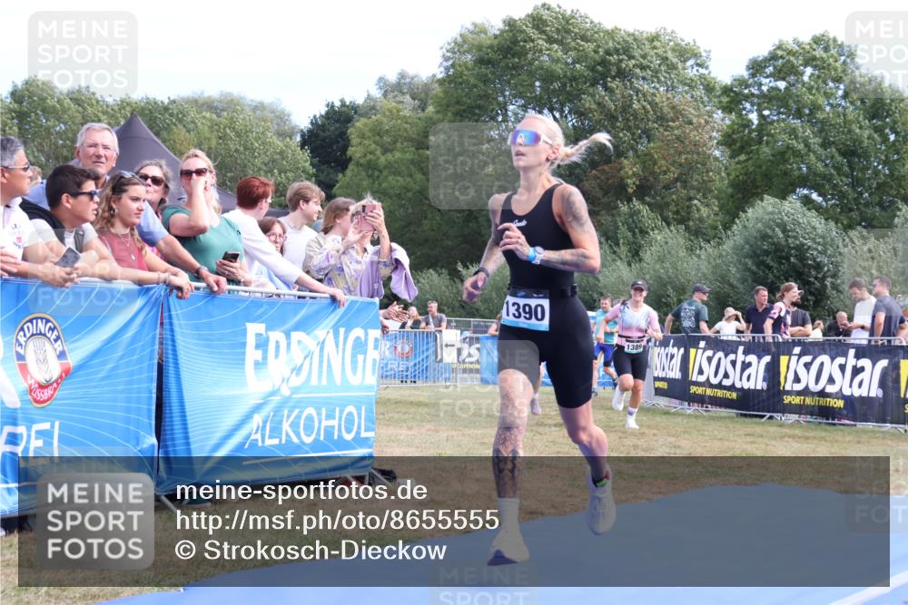31.08.2025 - Elbe Triathlon Hamburg Strokosch-Dieckow http://msf.ph/oto/8655555 31.08.2025 11:51:45 Ziel 1389, 1390, 1436, 1592 meine-sportfotos.de