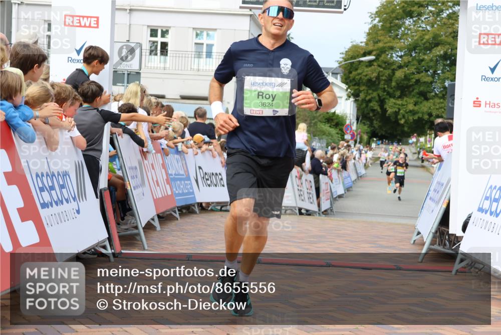 31.08.2025 - 21. Blankeneser Heldenlauf Strokosch-Dieckow http://msf.ph/oto/8655556 31.08.2025 10:59:59 Ziel 3624, 3262, 3438 meine-sportfotos.de