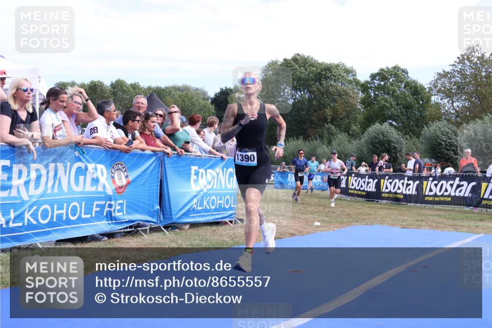 31.08.2025 - Elbe Triathlon Hamburg Strokosch-Dieckow http://msf.ph/oto/8655557 31.08.2025 11:51:46 Ziel 1389, 1390, 1436, 1592 meine-sportfotos.de