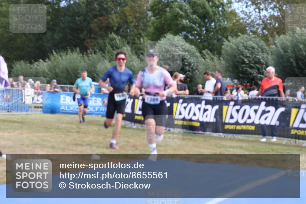 31.08.2025 - Elbe Triathlon Hamburg Strokosch-Dieckow http://msf.ph/oto/8655561 31.08.2025 11:51:48 Ziel 1300, 1389, 1390, 1436, 1592 meine-sportfotos.de