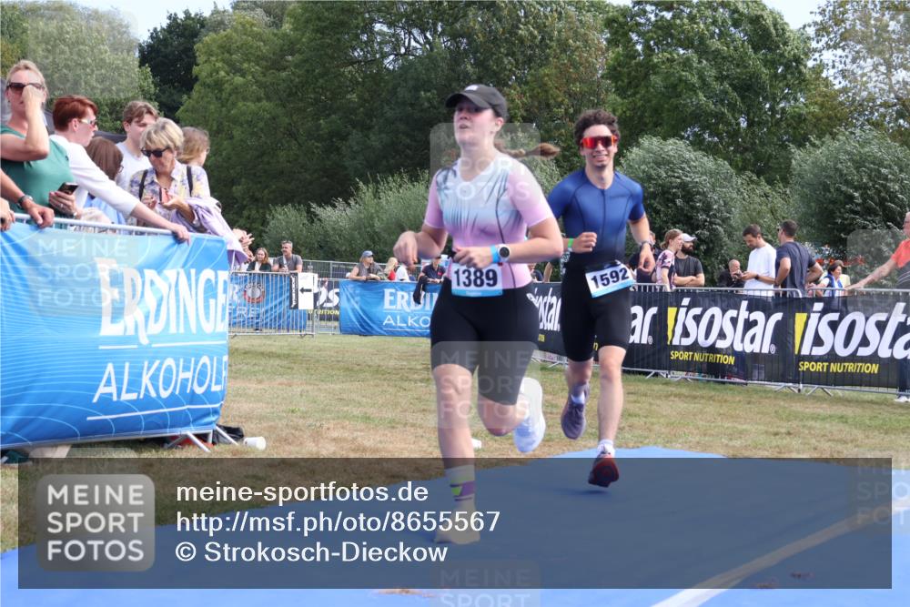 31.08.2025 - Elbe Triathlon Hamburg Strokosch-Dieckow http://msf.ph/oto/8655567 31.08.2025 11:51:49 Ziel 1300, 1389, 1390, 1592 meine-sportfotos.de