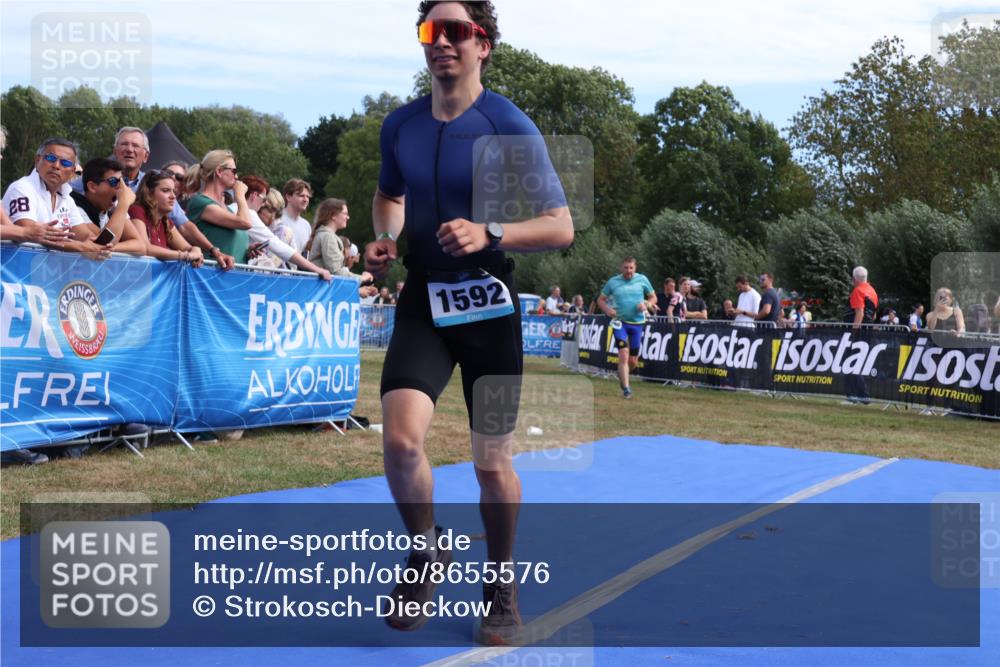 31.08.2025 - Elbe Triathlon Hamburg Strokosch-Dieckow http://msf.ph/oto/8655576 31.08.2025 11:51:51 Ziel 1300, 1389, 1390, 1592 meine-sportfotos.de