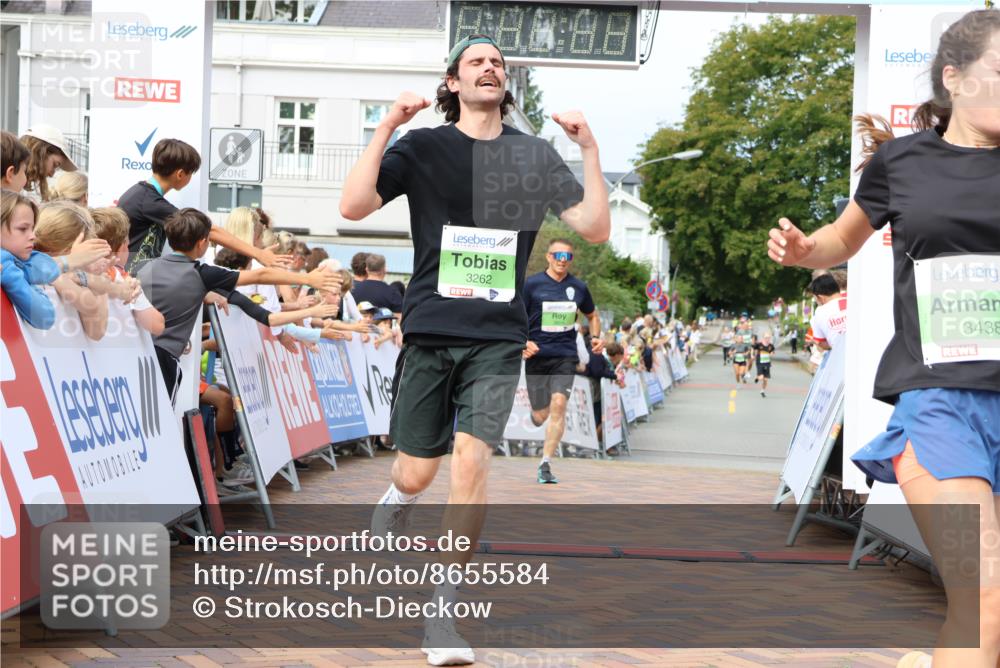 31.08.2025 - 21. Blankeneser Heldenlauf Strokosch-Dieckow http://msf.ph/oto/8655584 31.08.2025 10:59:57 Ziel 3624, 3262, 3438 meine-sportfotos.de