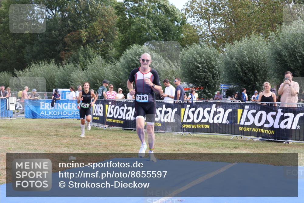 31.08.2025 - Elbe Triathlon Hamburg Strokosch-Dieckow http://msf.ph/oto/8655597 31.08.2025 11:52:16 Ziel 871, 892, 1294 meine-sportfotos.de