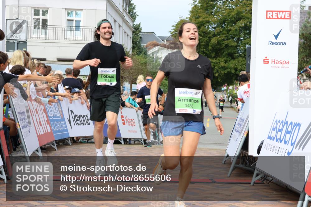 31.08.2025 - 21. Blankeneser Heldenlauf Strokosch-Dieckow http://msf.ph/oto/8655606 31.08.2025 10:59:56 Ziel 3624, 3262, 3438 meine-sportfotos.de
