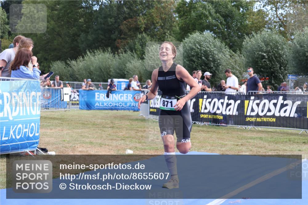 31.08.2025 - Elbe Triathlon Hamburg Strokosch-Dieckow http://msf.ph/oto/8655607 31.08.2025 11:52:19 Ziel 871, 892, 1294 meine-sportfotos.de