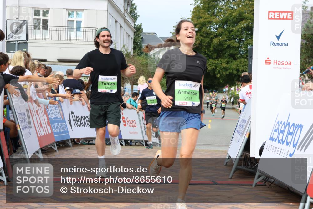31.08.2025 - 21. Blankeneser Heldenlauf Strokosch-Dieckow http://msf.ph/oto/8655610 31.08.2025 10:59:56 Ziel 3624, 3262, 3438 meine-sportfotos.de
