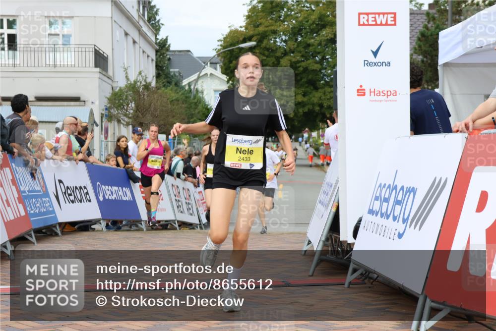 31.08.2025 - 21. Blankeneser Heldenlauf Strokosch-Dieckow http://msf.ph/oto/8655612 31.08.2025 10:33:12 Ziel 2304, 2433, 2388, 2430, 2658 meine-sportfotos.de