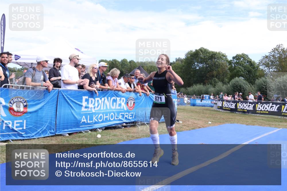 31.08.2025 - Elbe Triathlon Hamburg Strokosch-Dieckow http://msf.ph/oto/8655614 31.08.2025 11:52:21 Ziel 871, 1294 meine-sportfotos.de