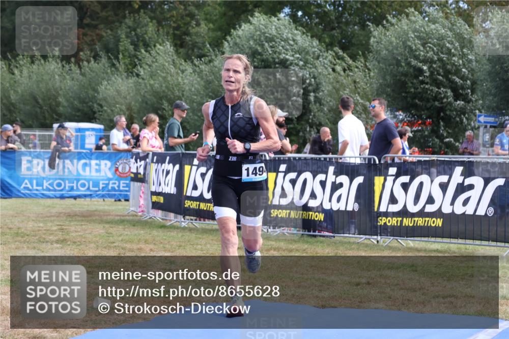 31.08.2025 - Elbe Triathlon Hamburg Strokosch-Dieckow http://msf.ph/oto/8655628 31.08.2025 11:52:39 Ziel 1320, 1494 meine-sportfotos.de
