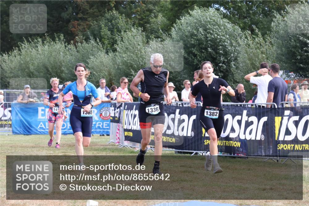 31.08.2025 - Elbe Triathlon Hamburg Strokosch-Dieckow http://msf.ph/oto/8655642 31.08.2025 11:52:48 Ziel 1336, 1365, 1382 meine-sportfotos.de