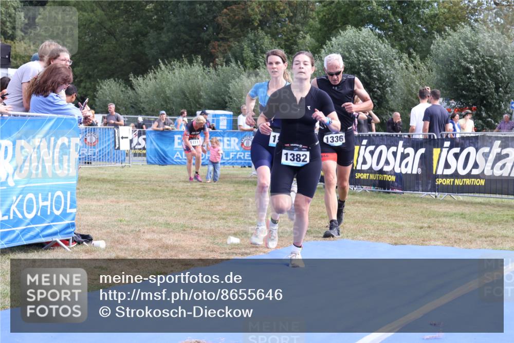 31.08.2025 - Elbe Triathlon Hamburg Strokosch-Dieckow http://msf.ph/oto/8655646 31.08.2025 11:52:50 Ziel 1336, 1365, 1382 meine-sportfotos.de