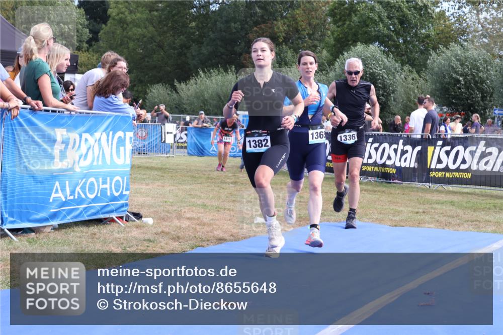 31.08.2025 - Elbe Triathlon Hamburg Strokosch-Dieckow http://msf.ph/oto/8655648 31.08.2025 11:52:50 Ziel 1336, 1365, 1382 meine-sportfotos.de