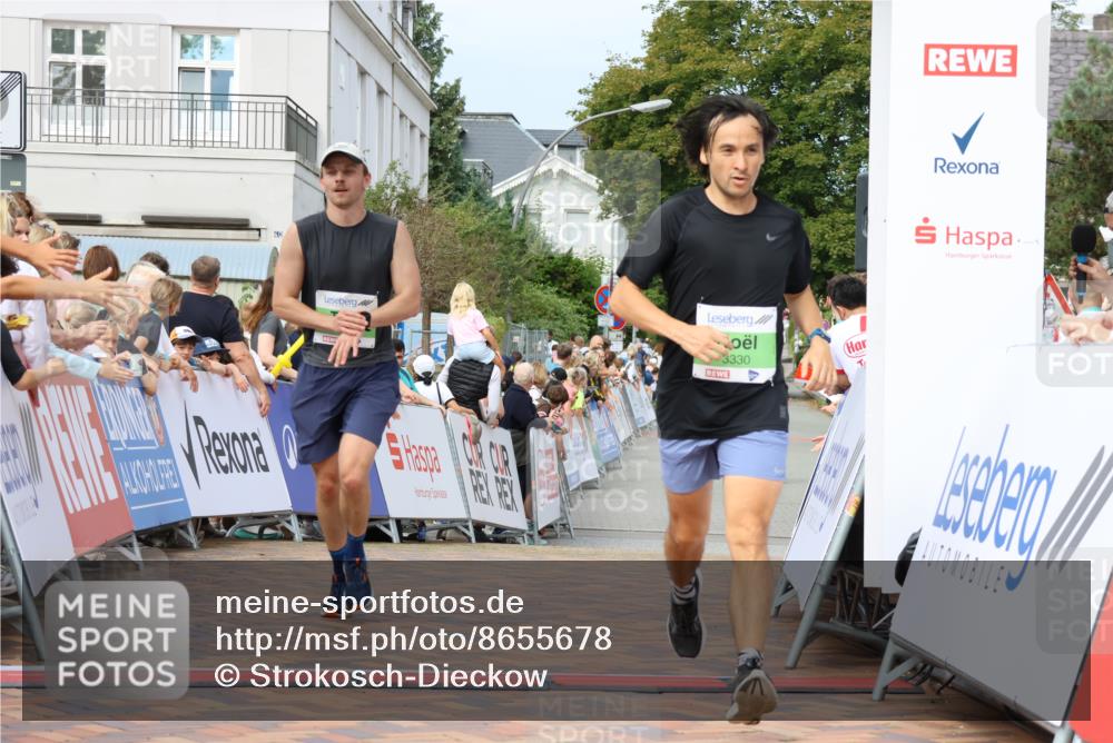 31.08.2025 - 21. Blankeneser Heldenlauf Strokosch-Dieckow http://msf.ph/oto/8655678 31.08.2025 10:59:47 Ziel 3551, 3330, 3364, 3467 meine-sportfotos.de