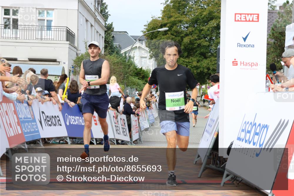 31.08.2025 - 21. Blankeneser Heldenlauf Strokosch-Dieckow http://msf.ph/oto/8655693 31.08.2025 10:59:46 Ziel 3551, 3330, 3364, 3467 meine-sportfotos.de