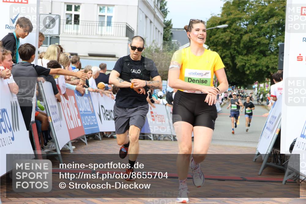 31.08.2025 - 21. Blankeneser Heldenlauf Strokosch-Dieckow http://msf.ph/oto/8655704 31.08.2025 10:59:40 Ziel 3551, 3467, 3683 meine-sportfotos.de