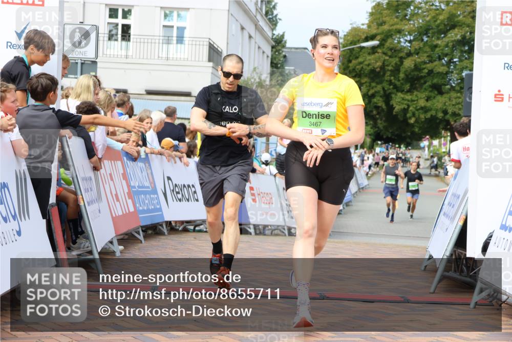 31.08.2025 - 21. Blankeneser Heldenlauf Strokosch-Dieckow http://msf.ph/oto/8655711 31.08.2025 10:59:40 Ziel 3551, 3467, 3683 meine-sportfotos.de