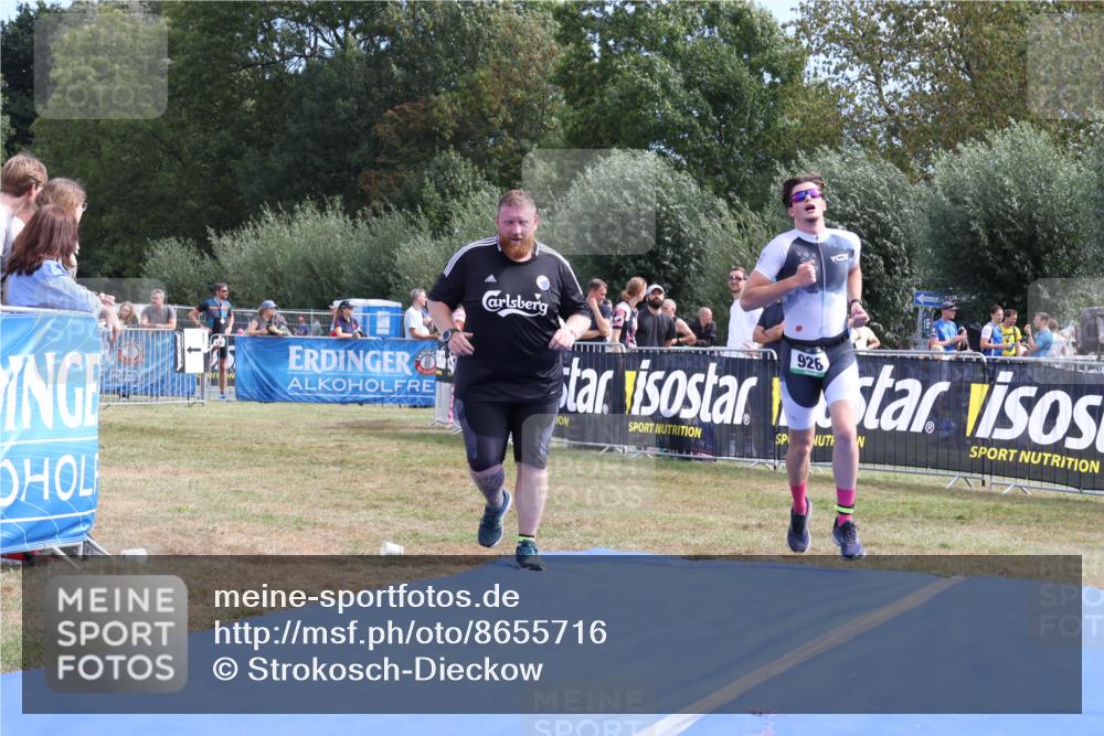 31.08.2025 - Elbe Triathlon Hamburg Strokosch-Dieckow http://msf.ph/oto/8655716 31.08.2025 11:53:36 Ziel 926, 1114 meine-sportfotos.de