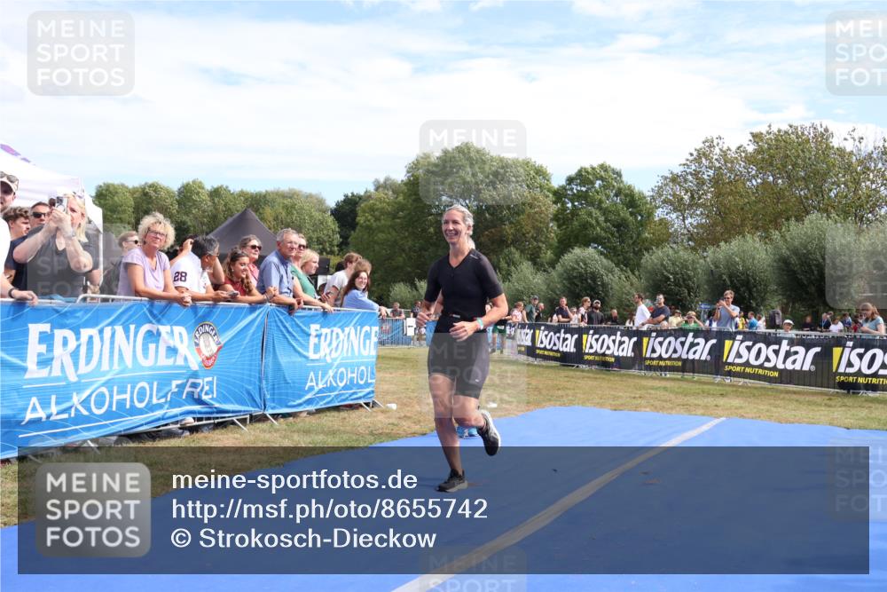 31.08.2025 - Elbe Triathlon Hamburg Strokosch-Dieckow http://msf.ph/oto/8655742 31.08.2025 11:53:48 Ziel 588, 1317, 1431, 1575 meine-sportfotos.de