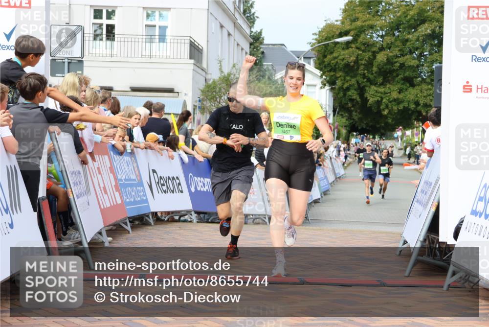 31.08.2025 - 21. Blankeneser Heldenlauf Strokosch-Dieckow http://msf.ph/oto/8655744 31.08.2025 10:59:40 Ziel 3551, 3467, 3683 meine-sportfotos.de