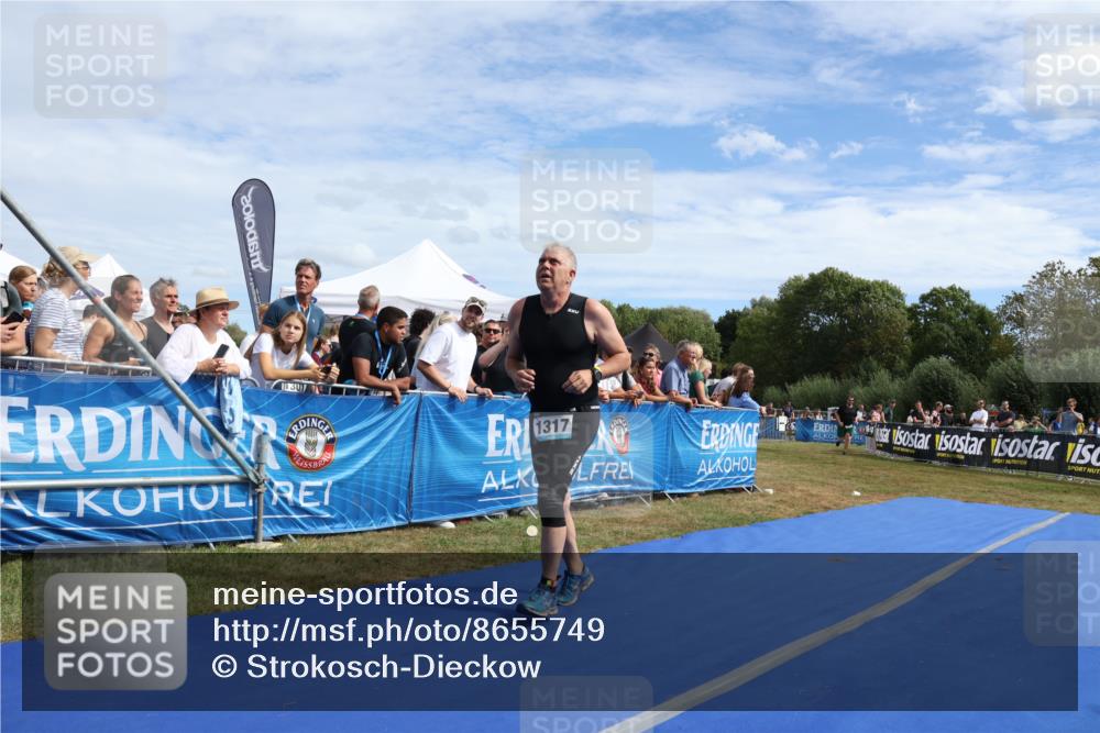 31.08.2025 - Elbe Triathlon Hamburg Strokosch-Dieckow http://msf.ph/oto/8655749 31.08.2025 11:53:50 Ziel 588, 1317, 1431, 1575 meine-sportfotos.de
