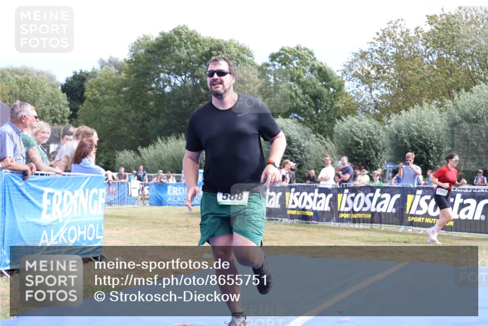 31.08.2025 - Elbe Triathlon Hamburg Strokosch-Dieckow http://msf.ph/oto/8655751 31.08.2025 11:53:57 Ziel 588 meine-sportfotos.de