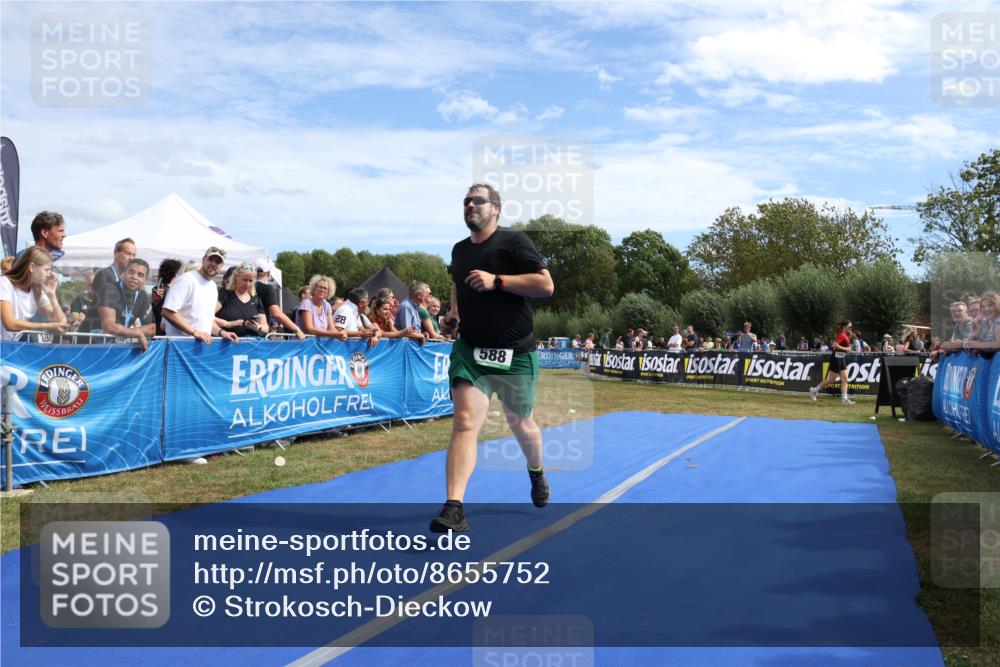 31.08.2025 - Elbe Triathlon Hamburg Strokosch-Dieckow http://msf.ph/oto/8655752 31.08.2025 11:53:57 Ziel 588 meine-sportfotos.de