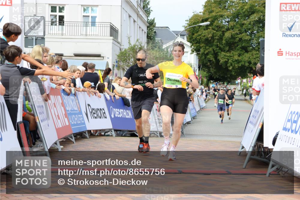 31.08.2025 - 21. Blankeneser Heldenlauf Strokosch-Dieckow http://msf.ph/oto/8655756 31.08.2025 10:59:40 Ziel 3551, 3467, 3683 meine-sportfotos.de