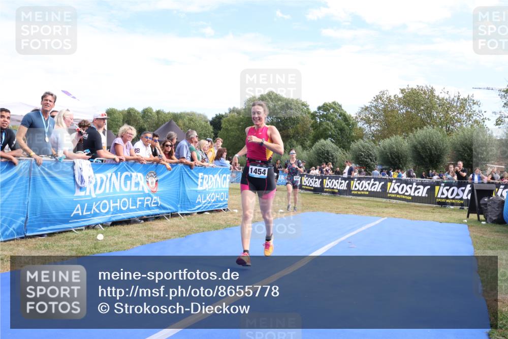 31.08.2025 - Elbe Triathlon Hamburg Strokosch-Dieckow http://msf.ph/oto/8655778 31.08.2025 11:54:29 Ziel 1311, 1454, 1580 meine-sportfotos.de