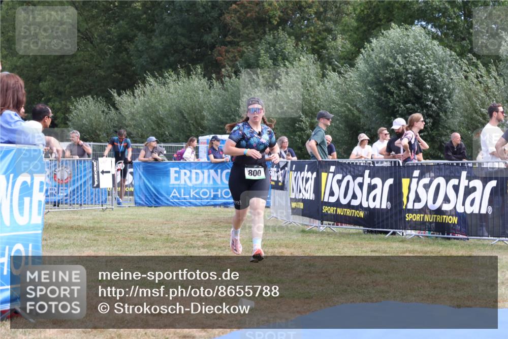 31.08.2025 - Elbe Triathlon Hamburg Strokosch-Dieckow http://msf.ph/oto/8655788 31.08.2025 11:54:36 Ziel 800, 1580 meine-sportfotos.de