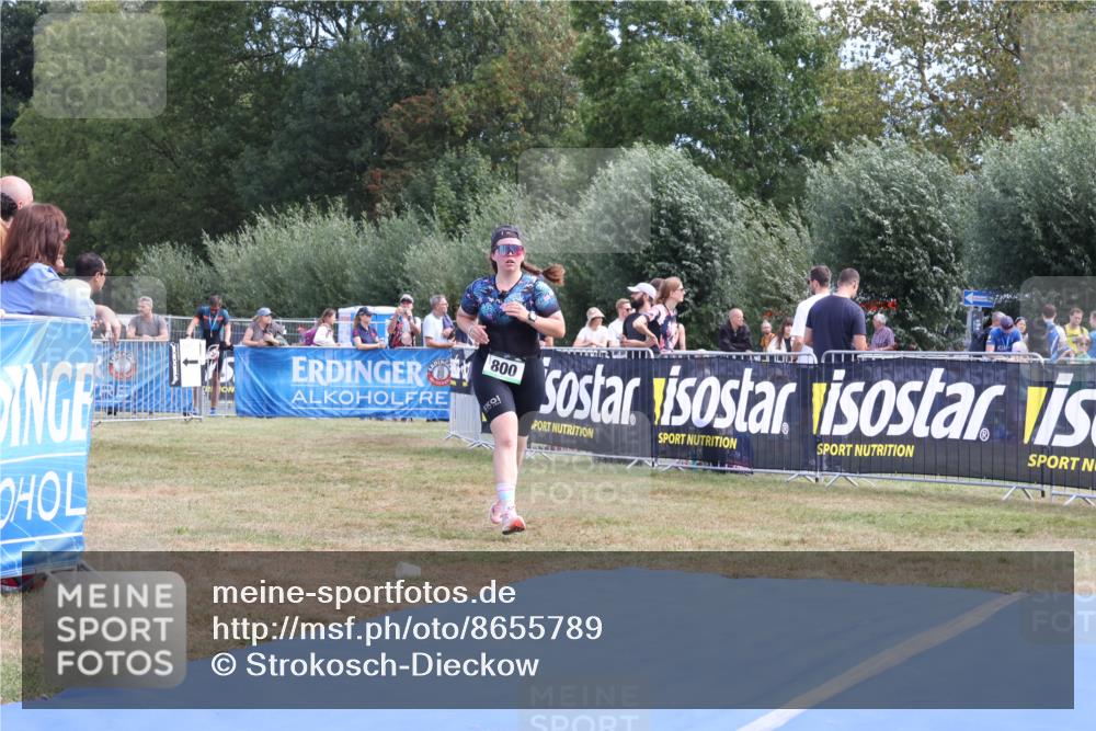 31.08.2025 - Elbe Triathlon Hamburg Strokosch-Dieckow http://msf.ph/oto/8655789 31.08.2025 11:54:37 Ziel 800 meine-sportfotos.de