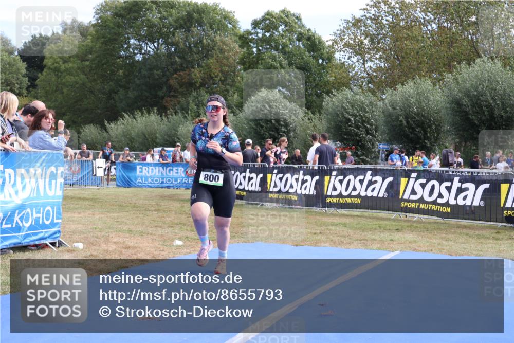 31.08.2025 - Elbe Triathlon Hamburg Strokosch-Dieckow http://msf.ph/oto/8655793 31.08.2025 11:54:39 Ziel 800 meine-sportfotos.de