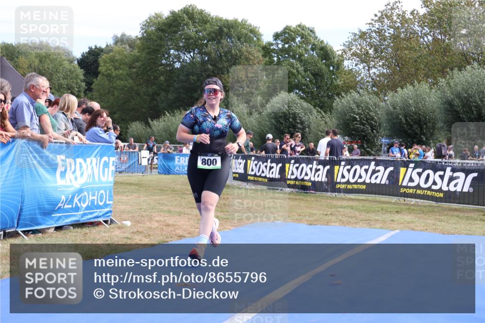 31.08.2025 - Elbe Triathlon Hamburg Strokosch-Dieckow http://msf.ph/oto/8655796 31.08.2025 11:54:39 Ziel 800 meine-sportfotos.de