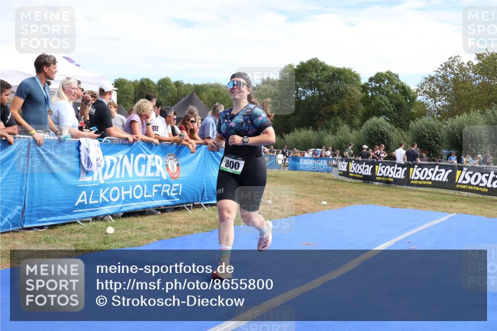 31.08.2025 - Elbe Triathlon Hamburg Strokosch-Dieckow http://msf.ph/oto/8655800 31.08.2025 11:54:40 Ziel 800 meine-sportfotos.de