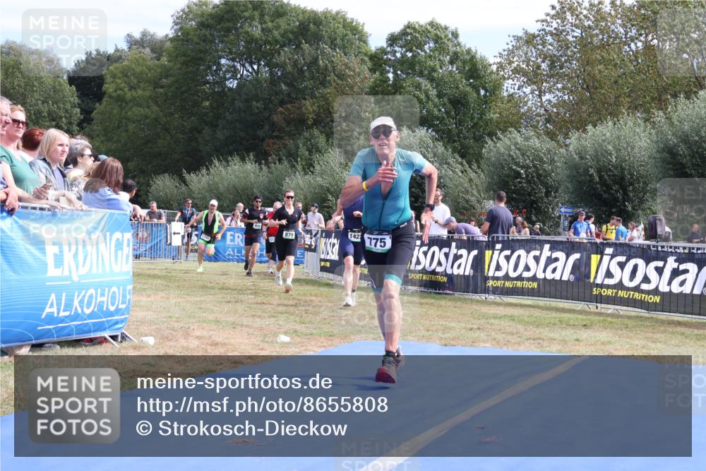 31.08.2025 - Elbe Triathlon Hamburg Strokosch-Dieckow http://msf.ph/oto/8655808 31.08.2025 11:54:54 Ziel 775, 879, 999, 1295, 1367, 1422 meine-sportfotos.de